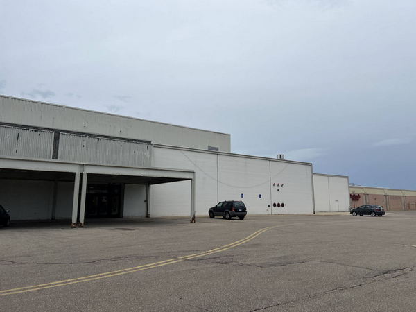 Lansing Mall - Aug 13 2022 (newer photo)